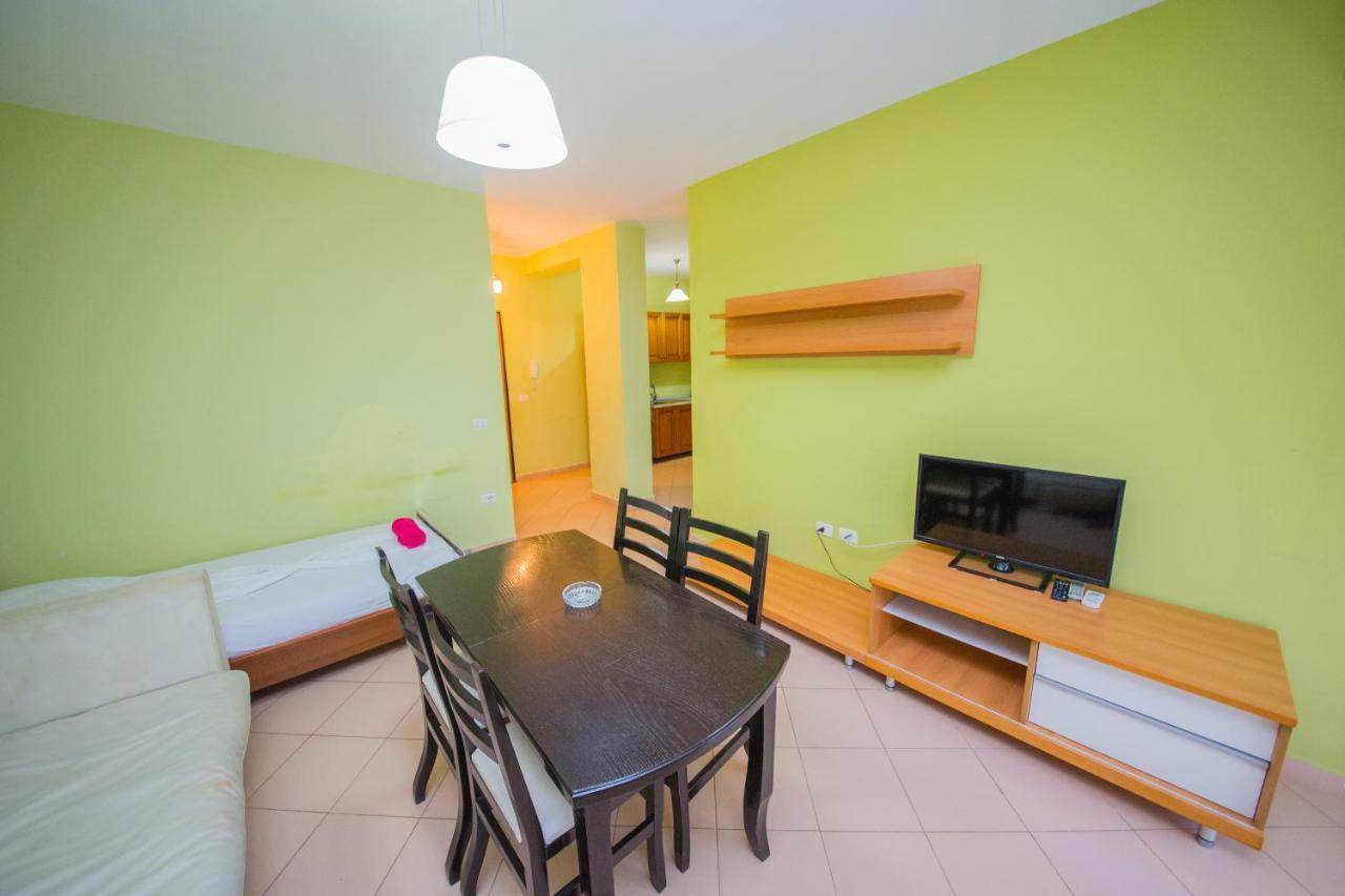 Apartments Qerret Голем Екстер'єр фото